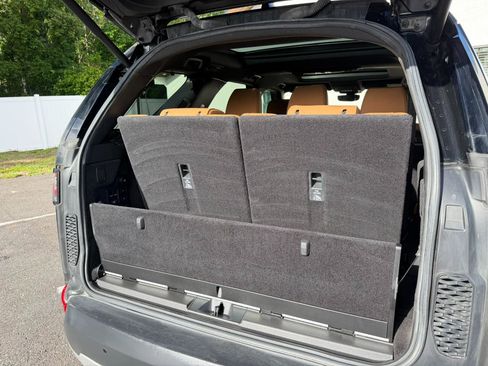 Used 2018 Land Rover Discovery HSE Luxury image 49