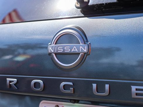 Used 2024 Nissan Rogue S FWD image 24