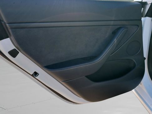 Used 2023 Tesla Model 3 Standard Range image 24