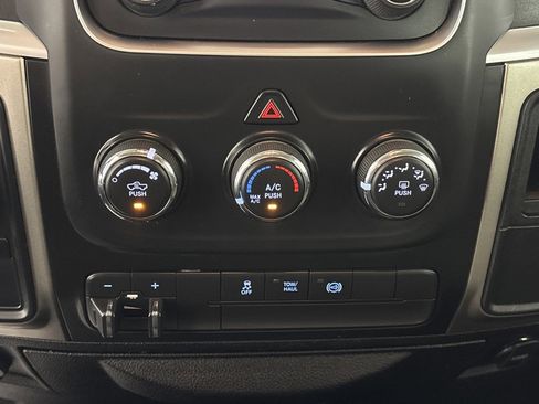 Used 2018 RAM 2500 SLT image 25