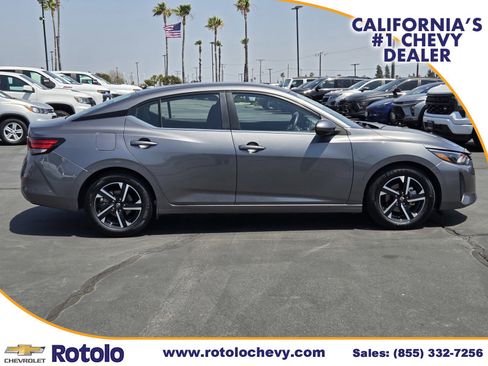 Used 2025 Nissan Sentra SV FWD image 8