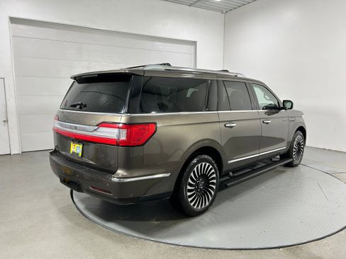 Used 2018 Lincoln Navigator L Black Label w/ Cargo Package image 39