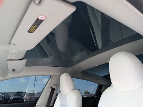 Used 2023 Tesla Model 3 Performance image 22