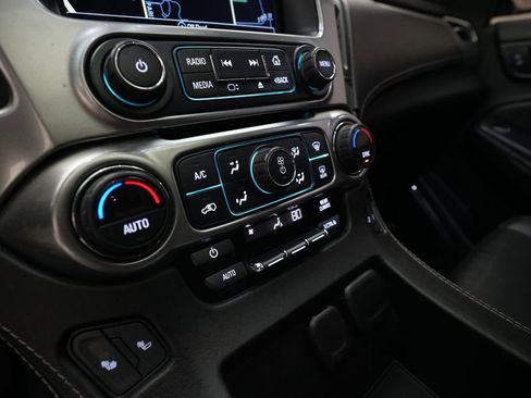 Used 2017 Chevrolet Suburban LT image 22