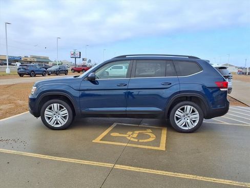 Used 2020 Volkswagen Atlas SE w/ Panoramic Sunroof Package FWD image 2