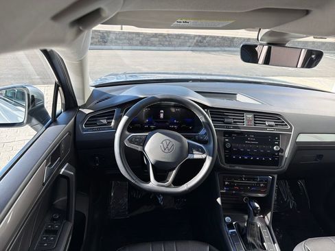 Certified 2023 Volkswagen Tiguan SE image 16