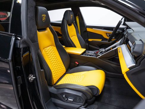 Used 2019 Lamborghini Urus AWD/4WD image 40