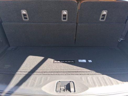 New 2026 Nissan Armada SL w/ Captain's Chari Seat Package image 7