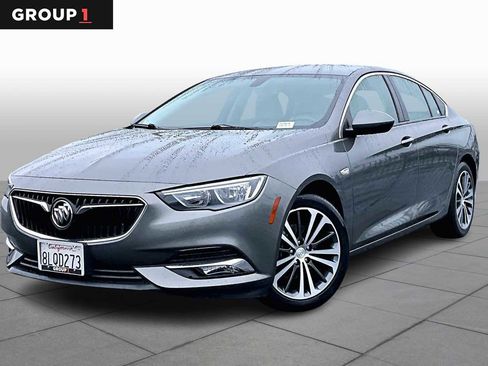 Used 2018 Buick Regal Essence image 1