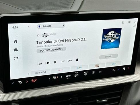 Used 2025 Ford Explorer ST-Line w/ ST-Line Street Pack image 16