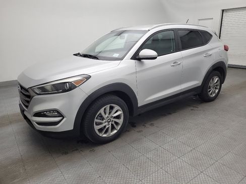 Used 2016 Hyundai Tucson SE w/ Option Group 02 image 2