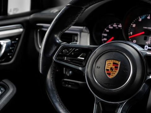 Used 2017 Porsche Macan S image 23