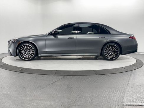Used 2023 Mercedes-Benz S 580 4MATIC Sedan w/ AMG Line image 4
