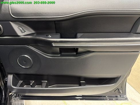 Used 2018 Ford Expedition Max XLT w/ Equipment Group 202A AWD/4WD image 29
