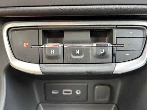 Used 2024 GMC Terrain SLE image 21