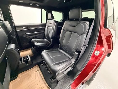 Used 2024 Jeep Grand Cherokee L Limited AWD/4WD image 28