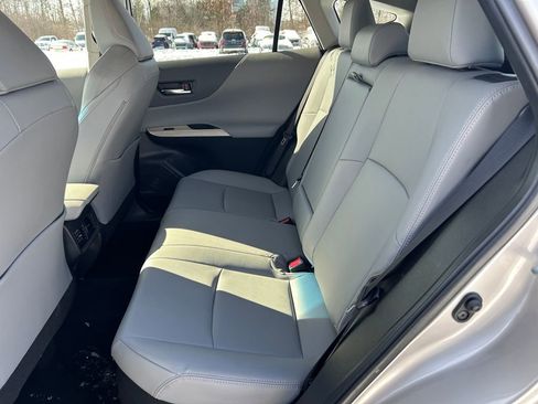 Used 2024 Toyota Venza XLE image 23