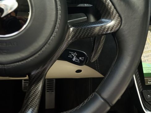 Used 2019 McLaren 570S Spider image 25