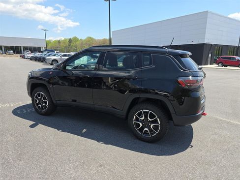 New 2025 Jeep Compass Trailhawk w/ Trailhawk Elite Group image 6