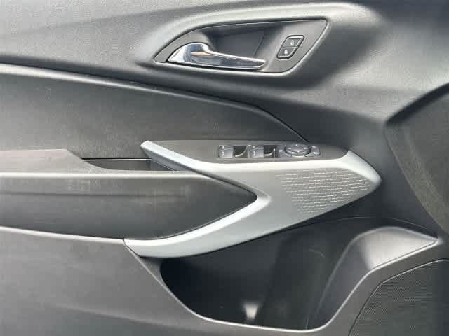 Used 2024 Chevrolet Trax LS w/ LS Convenience Package FWD image 20
