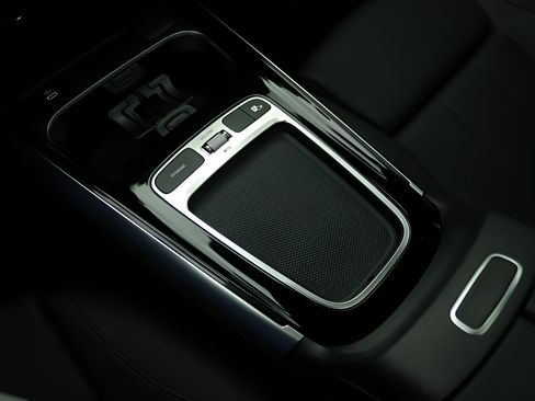 Certified 2026 Mercedes-Benz GLA 250 4MATIC image 15