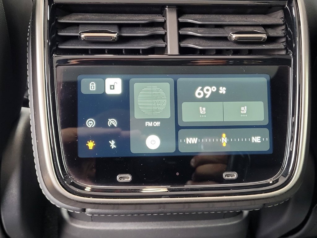 Used 2023 Rivian R1S Adventure Dual AWD/4WD image 8