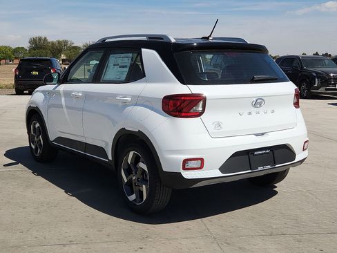 New 2026 Hyundai Venue SEL image 3