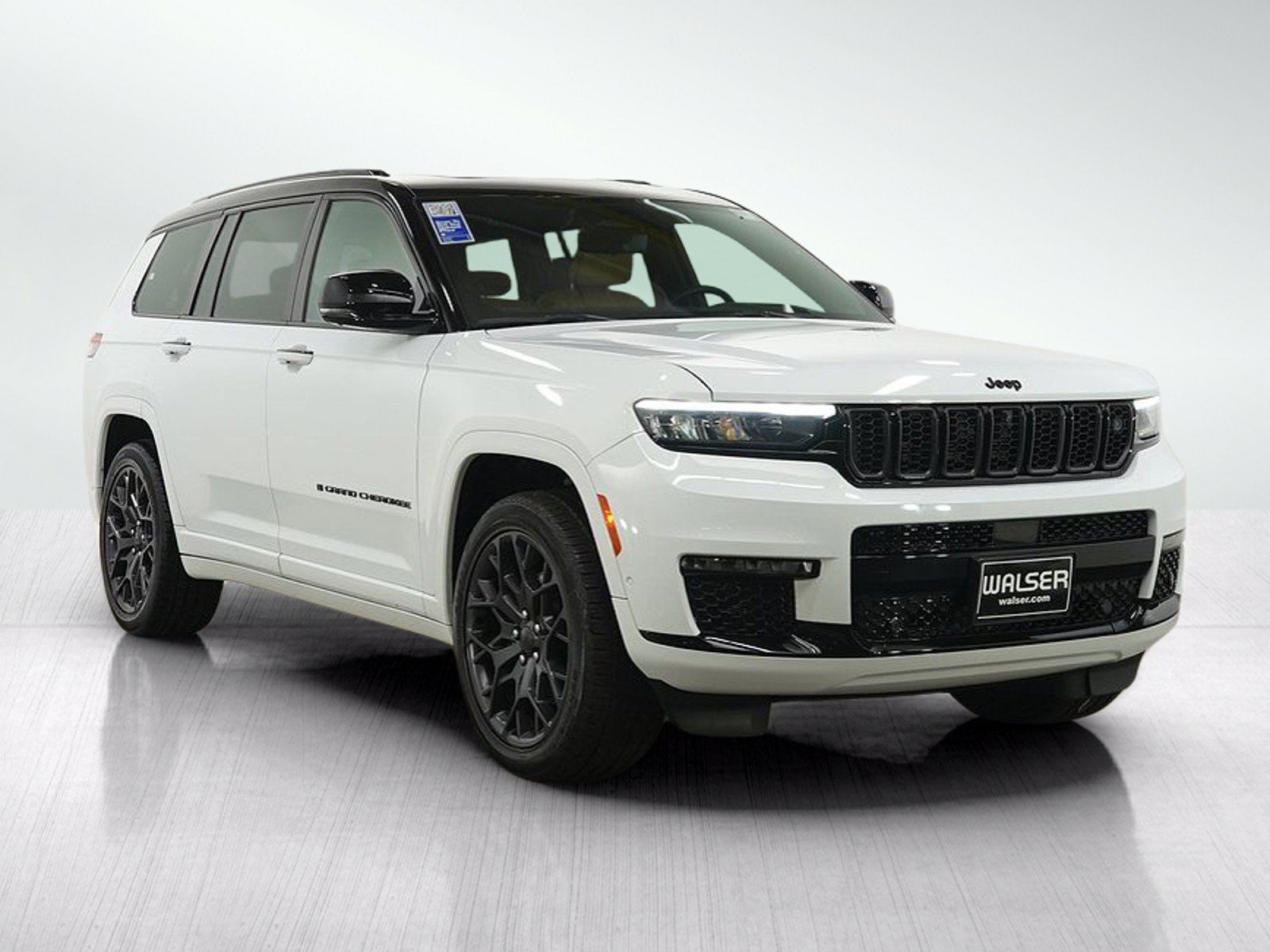 Used 2025 Jeep Grand Cherokee L Summit AWD/4WD image 7