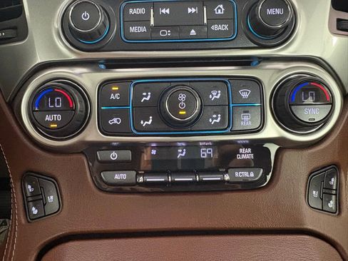 Used 2019 Chevrolet Tahoe Premier RWD image 32