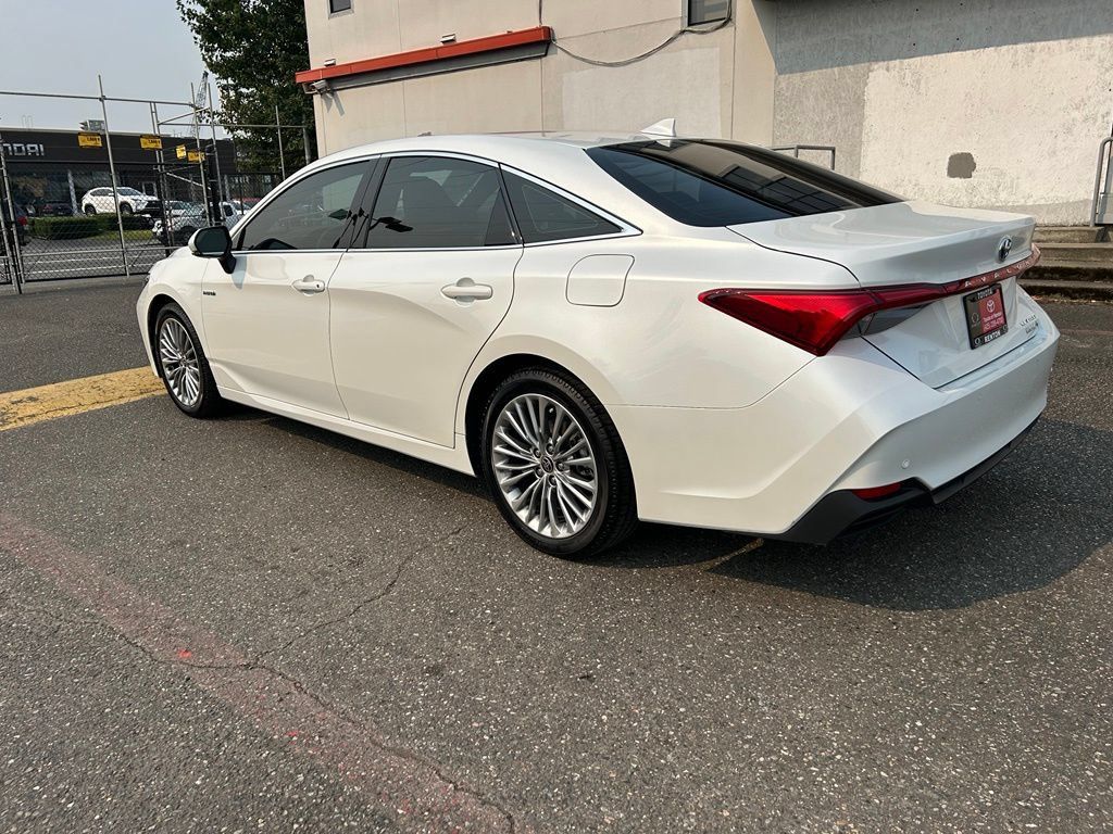Used 2021 Toyota Avalon Limited w/ Advanced Safety Package FWD image 7