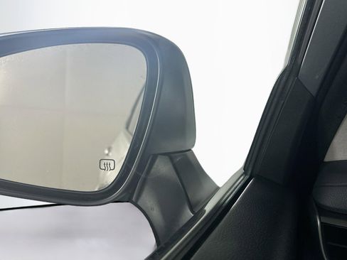 Used 2023 Toyota Highlander L FWD image 16