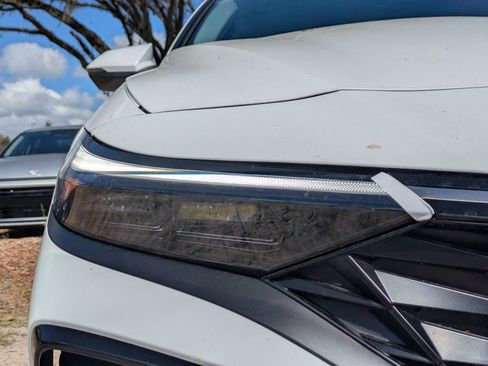 New 2026 Hyundai Elantra Limited FWD image 9