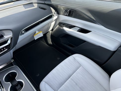 New 2025 Cadillac Lyriq Sport image 18