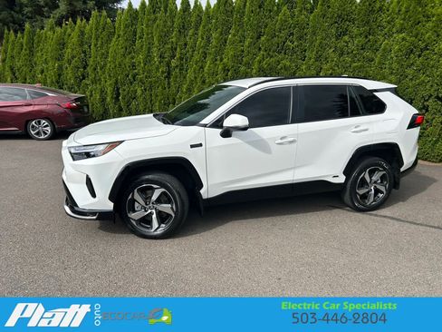 Used 2024 Toyota RAV4 SE AWD/4WD image 3