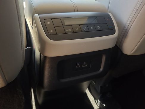 Certified 2023 Nissan Pathfinder SL FWD image 13