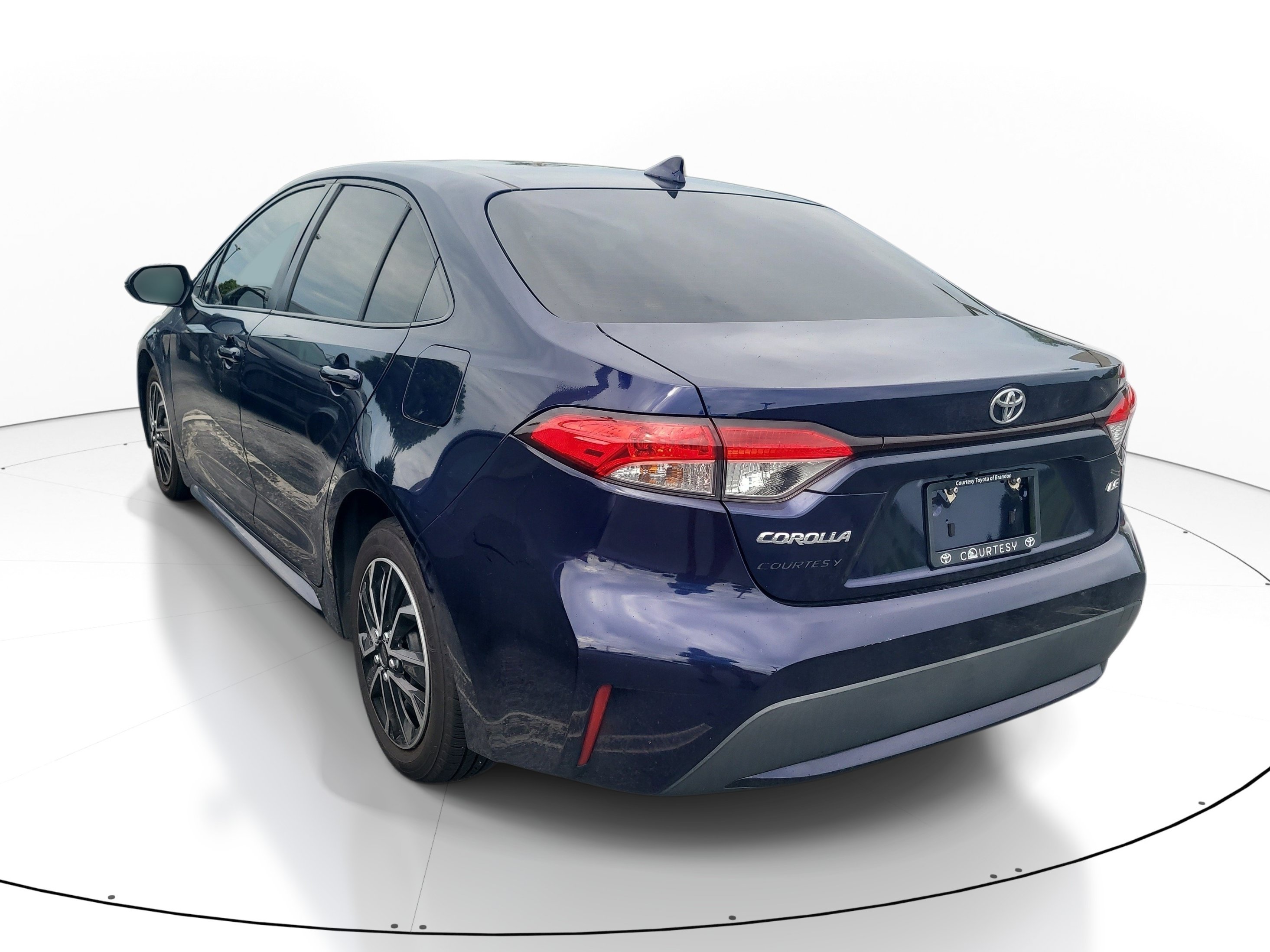 Used 2020 Toyota Corolla LE FWD image 5