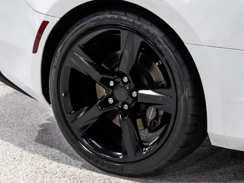Used 2018 Chevrolet Camaro SS RWD image 53