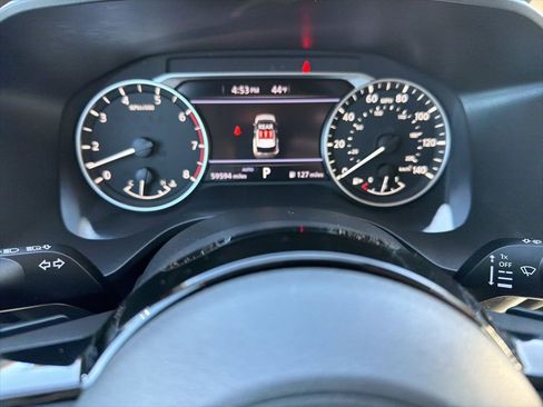 Used 2023 Nissan Rogue SV image 30