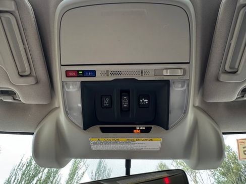 Used 2021 Subaru Forester Premium AWD/4WD image 23
