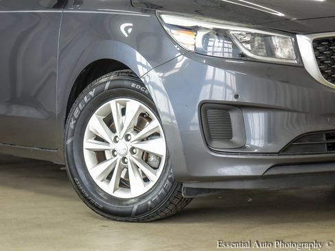 Used 2018 Kia Sedona LX w/ LX Essentials Premium Package image 4