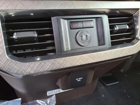 Used 2025 Ford F350 King Ranch AWD/4WD image 17