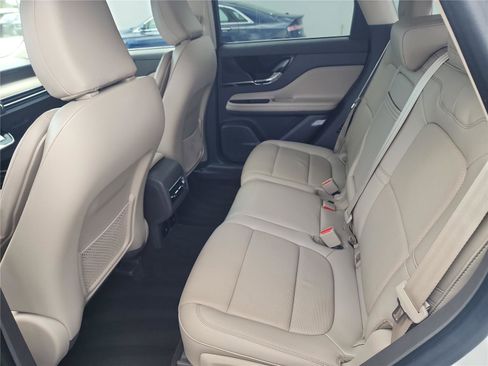 Used 2023 Lincoln Corsair Reserve image 17