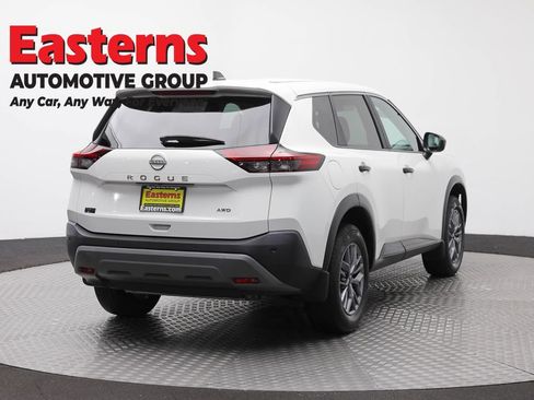 Used 2023 Nissan Rogue S AWD/4WD image 5