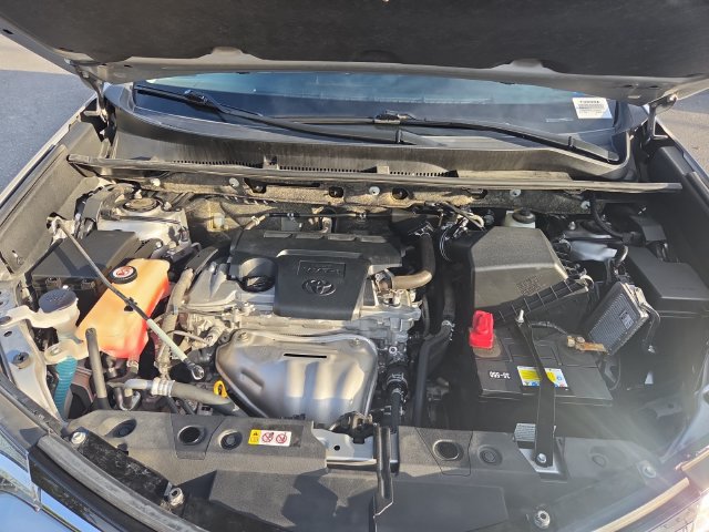 Used 2018 Toyota RAV4 LE w/ All Weather Liner Package AWD/4WD image 20