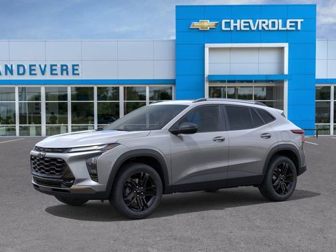 New 2026 Chevrolet Trax ACTIV w/ Sunroof Package image 2
