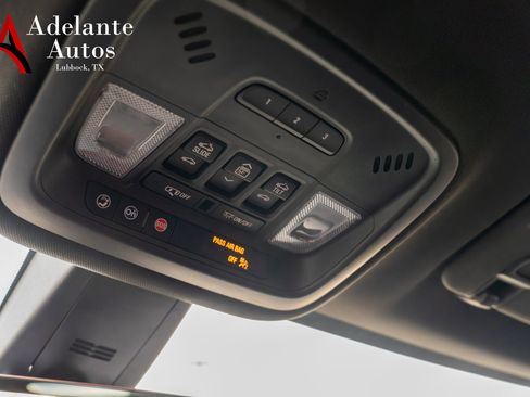 Used 2022 Chevrolet Traverse Premier image 26