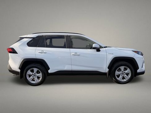 Used 2019 Toyota RAV4 LE image 6