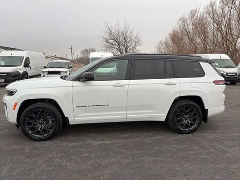 New 2026 Jeep Grand Cherokee L Summit image 2