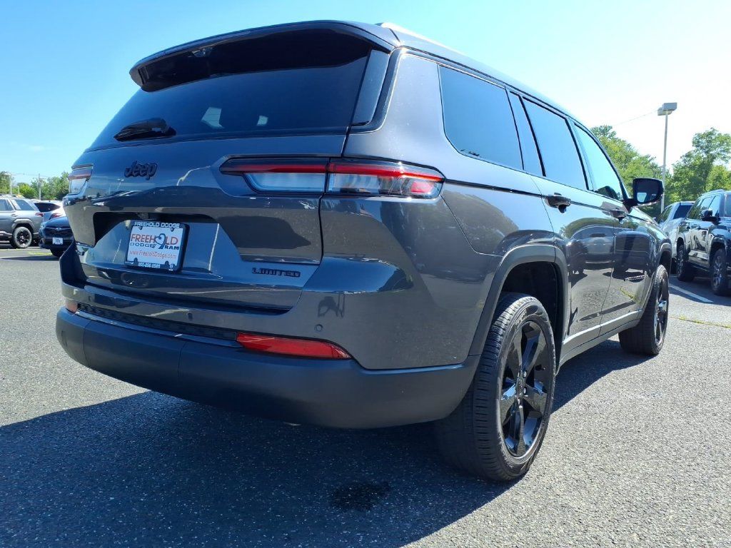 Used 2024 Jeep Grand Cherokee L Limited w/ Luxury Tech Group II AWD/4WD image 20