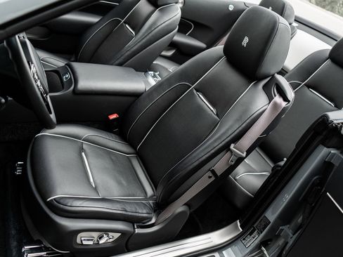 Used 2020 Rolls-Royce Dawn RWD image 27